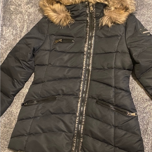 New - Picture 1 of 6